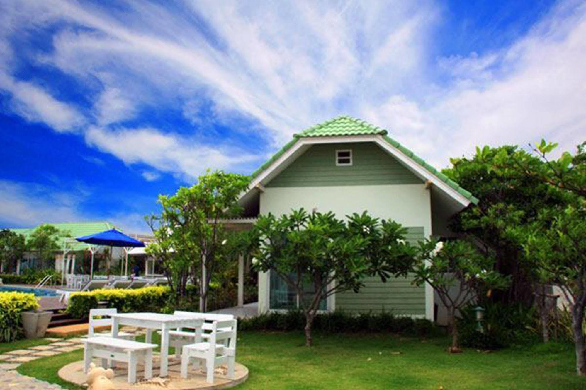 Sea-Sky Resort Haad Chao Samran Exterior photo